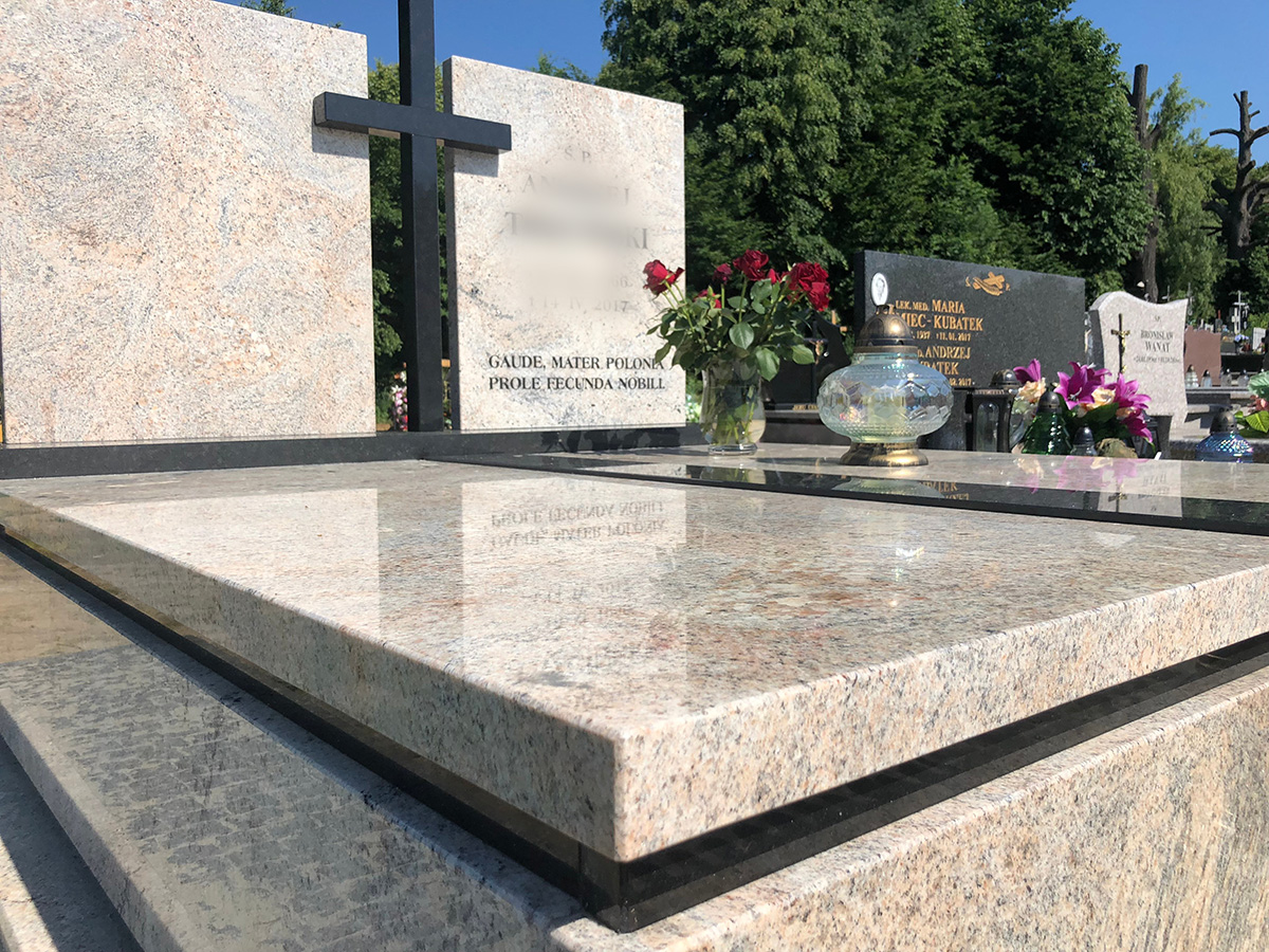 Jaki kamień wybrać na pomnik?